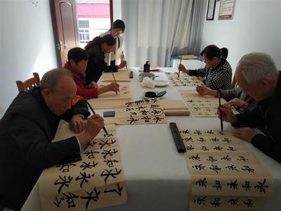 新時(shí)代文明實(shí)踐在冷水灘 社區(qū)老年書(shū)法班開(kāi)班 促進(jìn)文化藝術(shù)交流